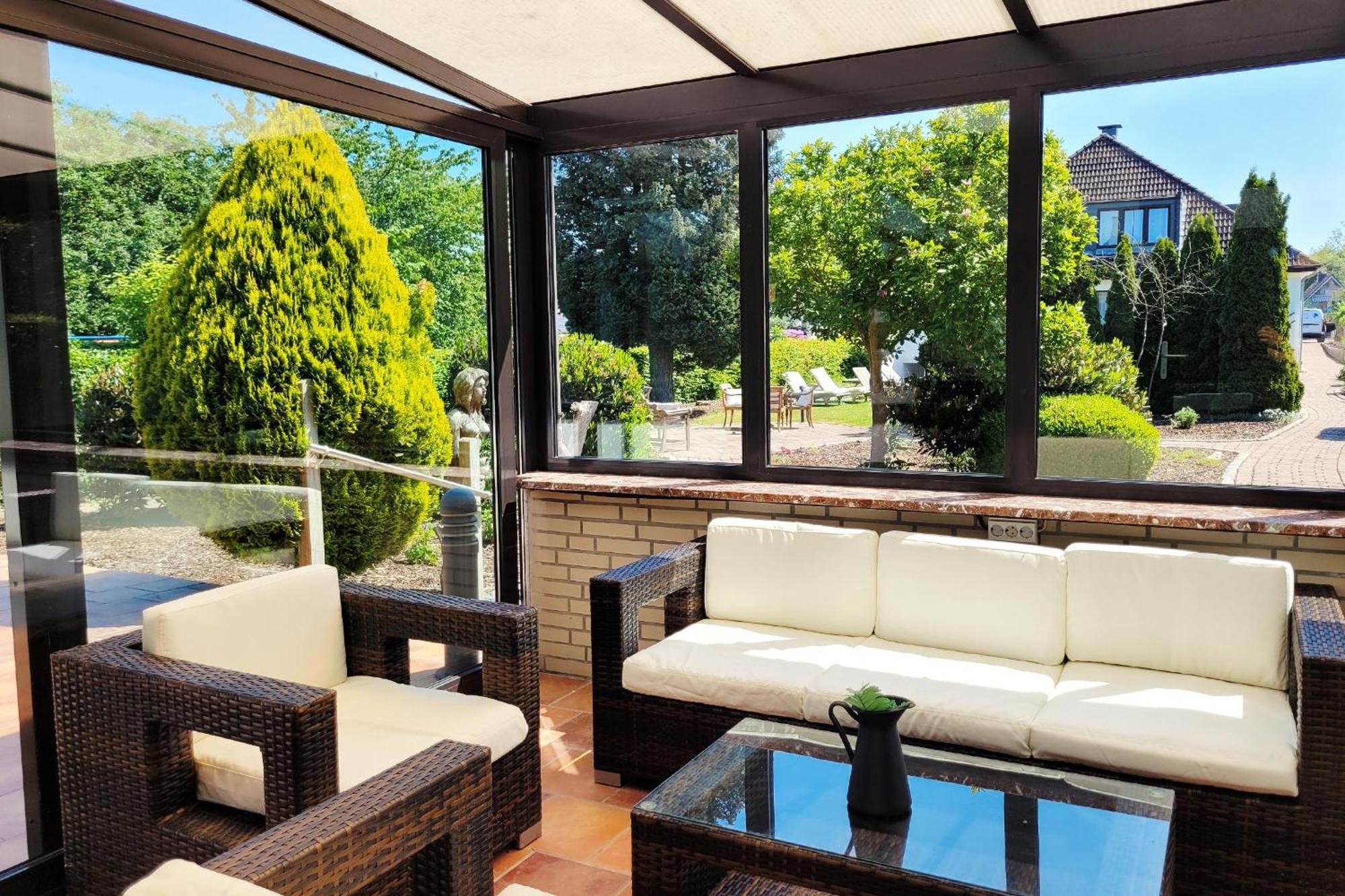 Nur 7 Gehminuten Zum Strand, Sehr Hochwertige Ferienwohnung Mit Terrasse In Ruhiger Lage, Inklusive Parkplatz Und Fahrradunterstellplatz Laesst Keine Wuensche Offen Шарбойц Экстерьер фото