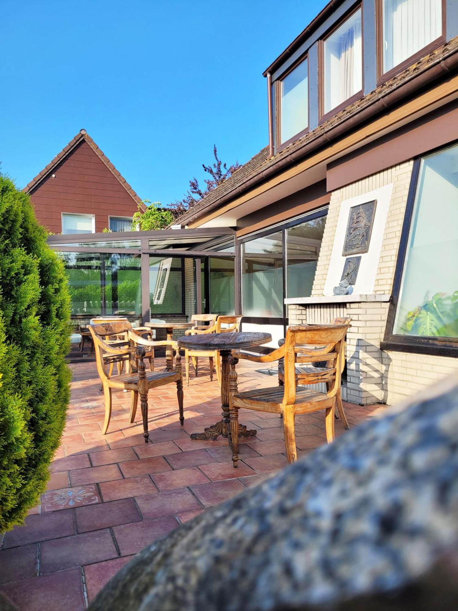 Nur 7 Gehminuten Zum Strand, Sehr Hochwertige Ferienwohnung Mit Terrasse In Ruhiger Lage, Inklusive Parkplatz Und Fahrradunterstellplatz Laesst Keine Wuensche Offen Шарбойц Экстерьер фото